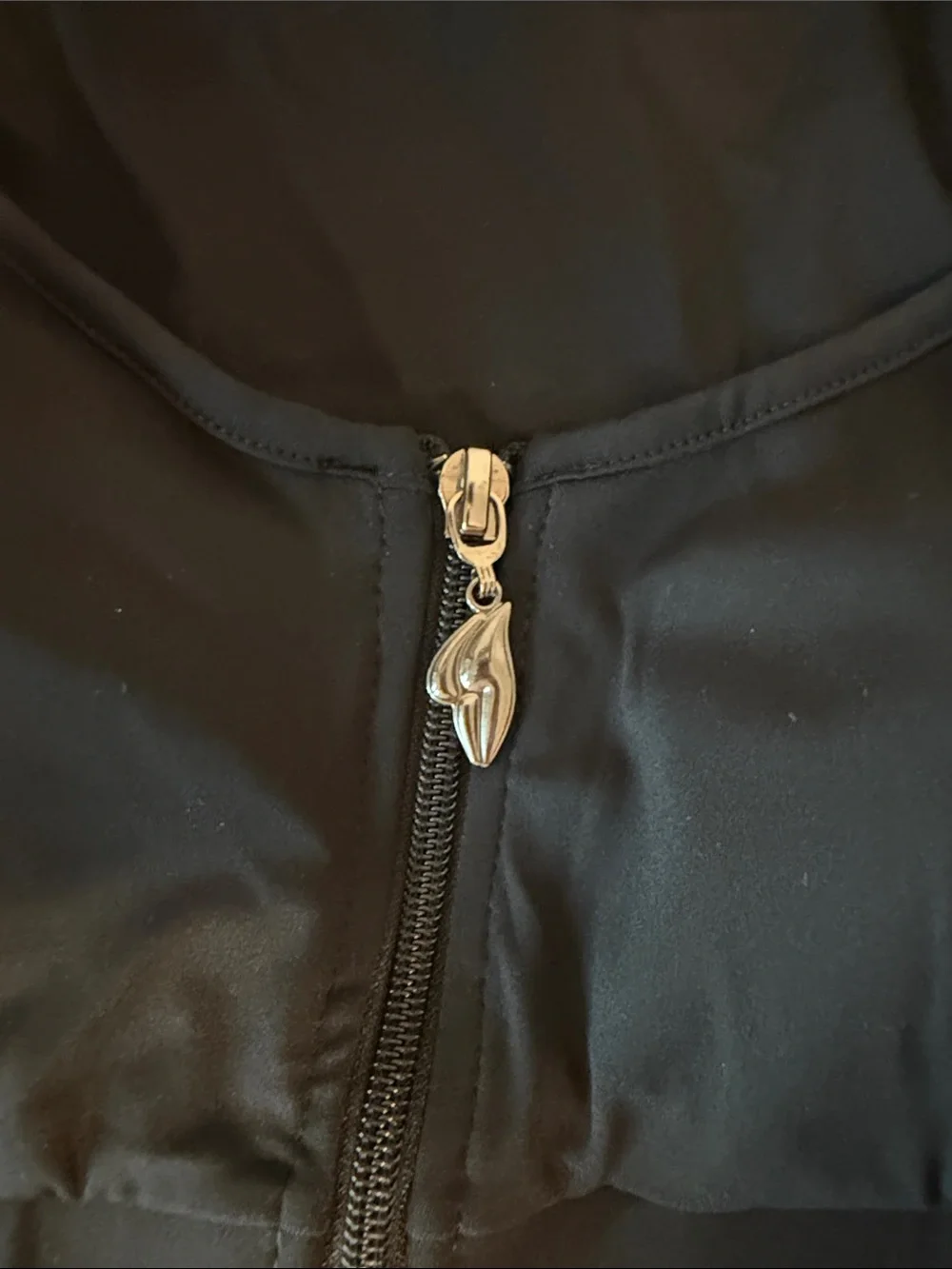 Black Front-Zip High-Support Sports Bra